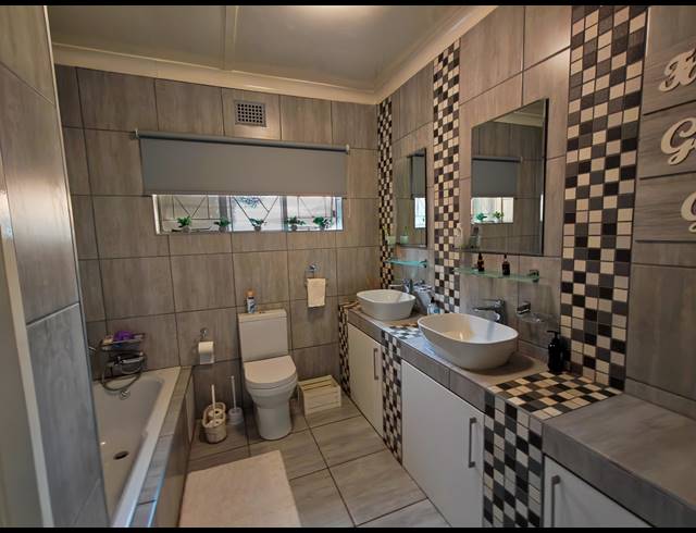 5 BEDROOM HOUSE FOR SALE IN BOLTONWOLD